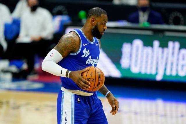 热火大胜活塞止4连败 三巨头49分太阳胜黄蜂